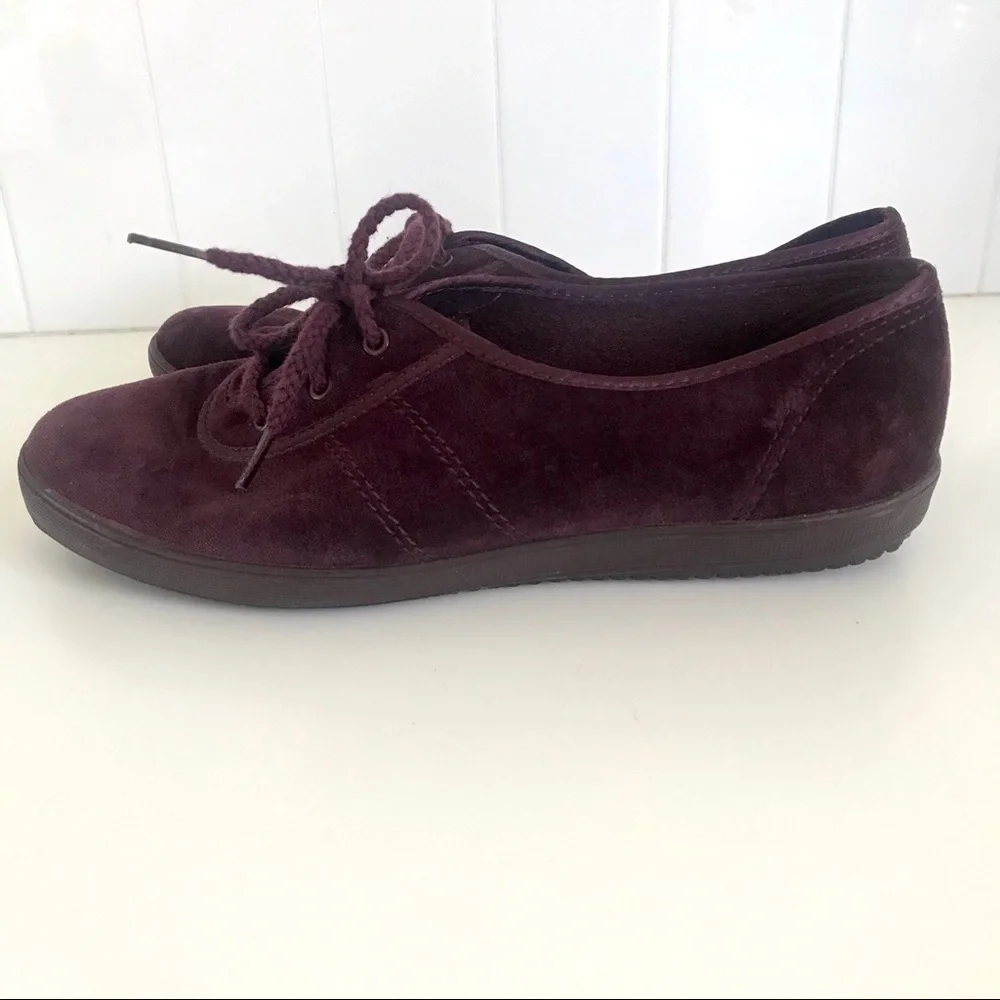 Vintage 70’s purple velvet lace up sneakers flats